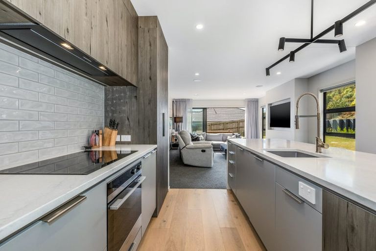 Photo of property in 20 Queen Charlotte Drive, Aotea, Porirua, 5024