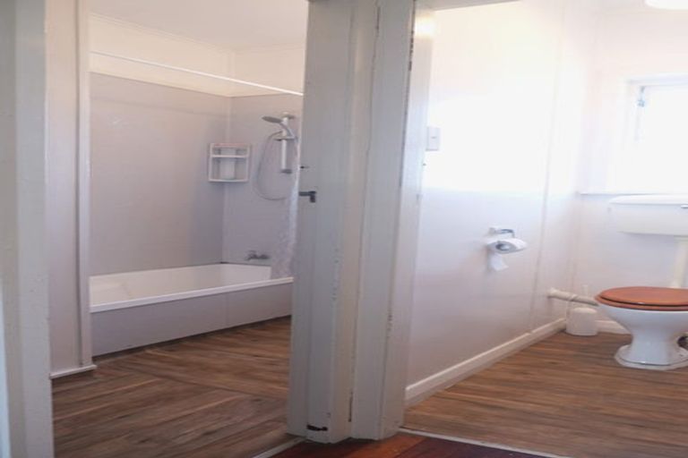 Photo of property in 96 Forest Lake Road, Forest Lake, Hamilton, 3200