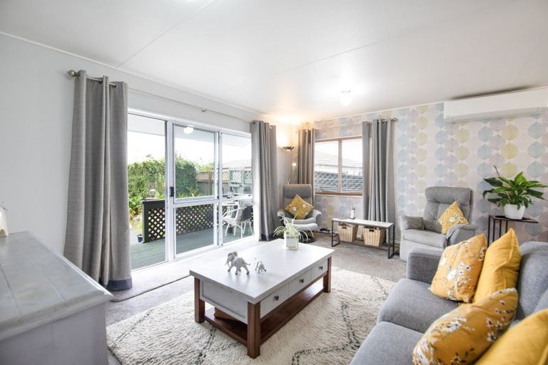 Photo of property in 11c Hinton Road, Taradale, Napier, 4112