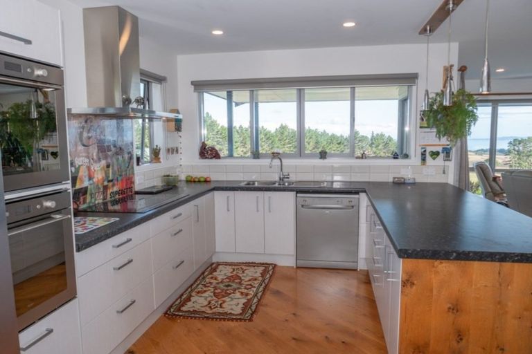 Photo of property in 601 Cable Bay Block Road, Cable Bay, 0420