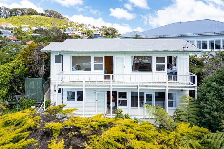 Photo of property in 67 Wadestown Road, Wadestown, Wellington, 6012