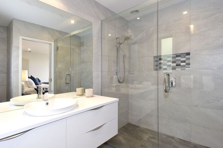 Photo of property in 3 Stoneyridge Close, Mount Pleasant, Christchurch, 8081