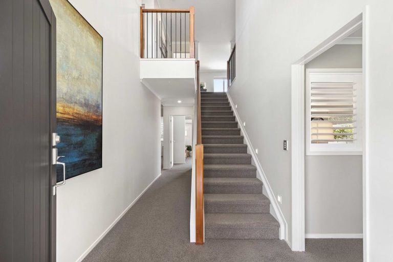 Photo of property in 18 Armstrong Farm Drive, East Tamaki Heights, Auckland, 2016