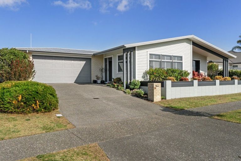 Photo of property in 14 Cassinia Close, Papamoa Beach, Papamoa, 3118