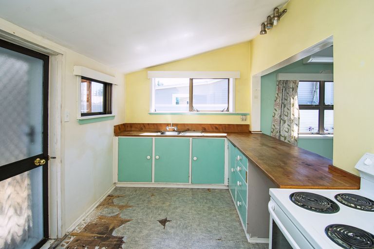 Photo of property in 25 Clifton Avenue, Carterton, 5713