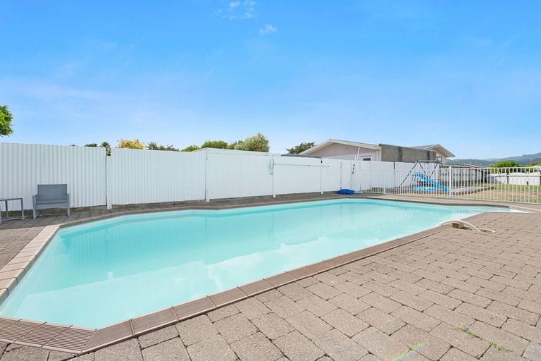 Photo of property in 3 Dennis Grove, Paraparaumu Beach, Paraparaumu, 5032