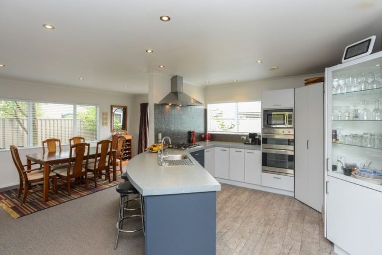 Photo of property in 398 Southland Place, Raureka, Hastings, 4120