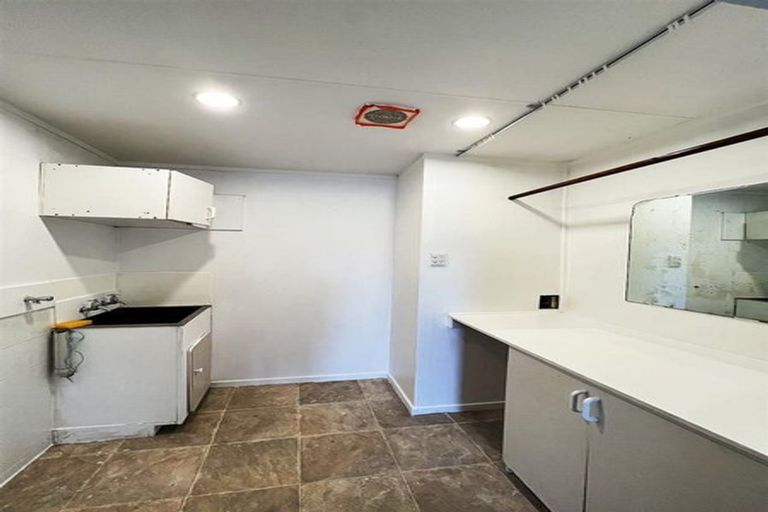 Photo of property in 35 Widmore Drive, Massey, Auckland, 0614