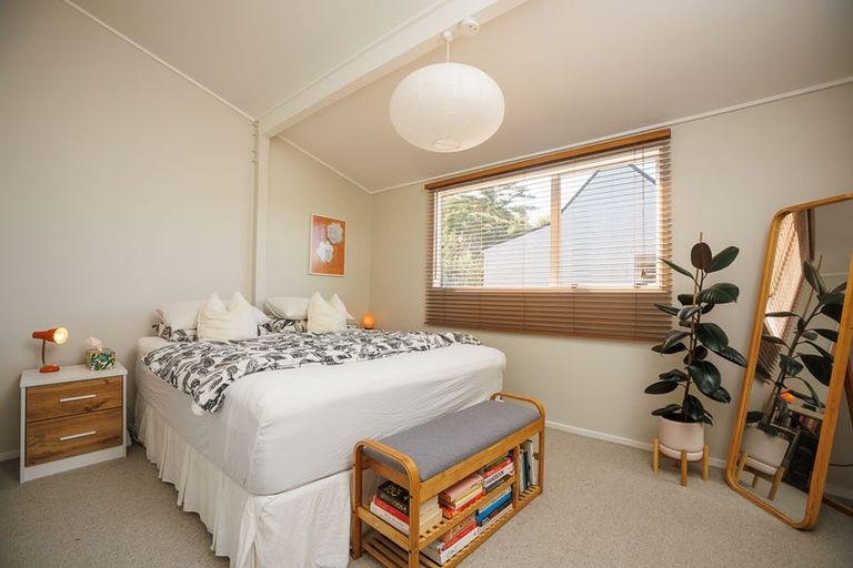 Photo of property in 264c Grounsell Crescent, Belmont, Lower Hutt, 5010