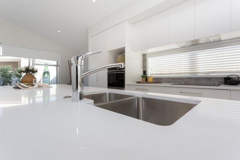 Photo of property in 37 Saint Pauls Drive, Brookfield, Tauranga, 3110