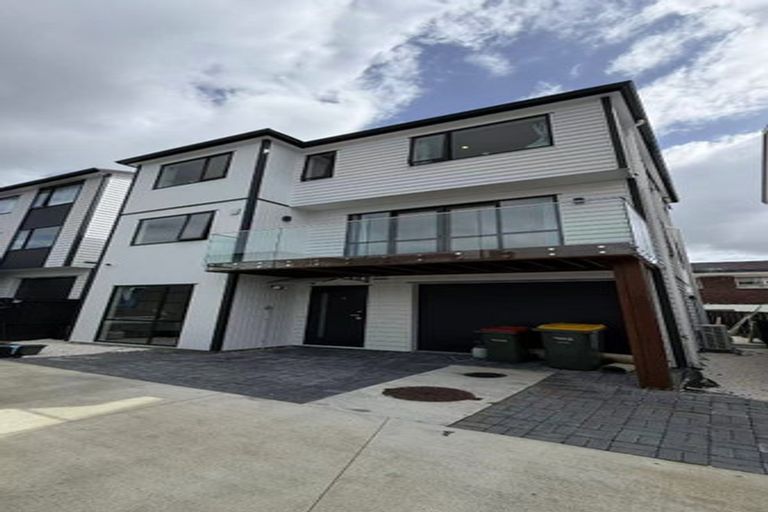 Photo of property in 39b Exminster Street, Blockhouse Bay, Auckland, 0600