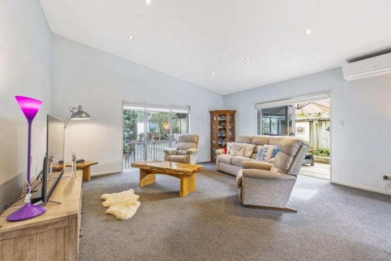 Photo of property in 5a Collingwood Road, Waiuku, 2123