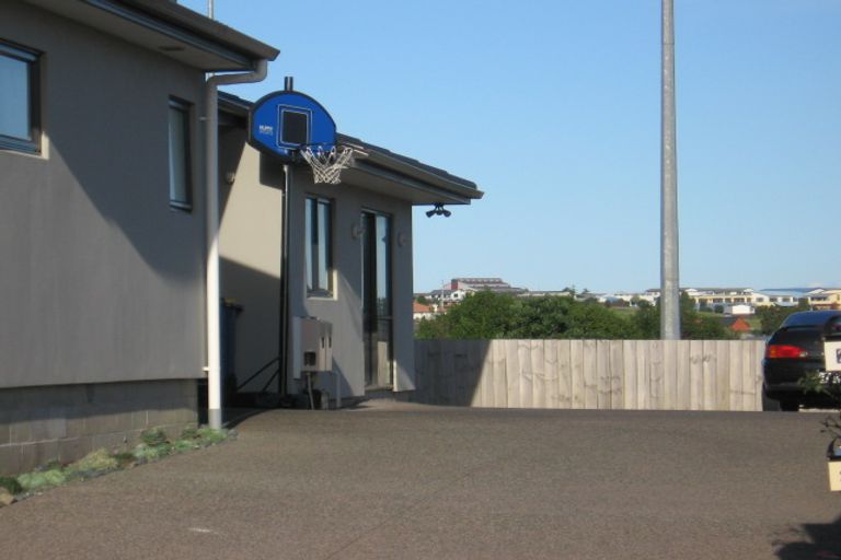 Photo of property in 29 Ballymore Drive, Pinehill, Auckland, 0632