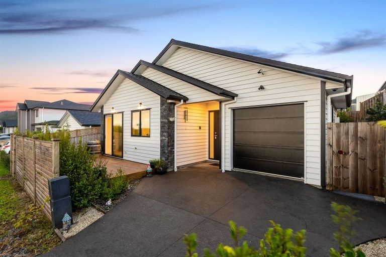 Photo of property in 58 Accolage Boulevard, Kumeu, 0810