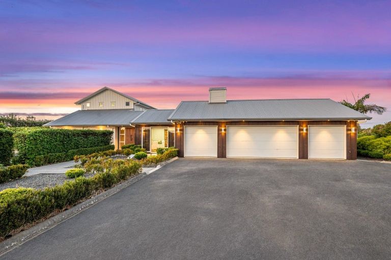 Photo of property in 28 Clifton Road, Whitford, Howick, 2571