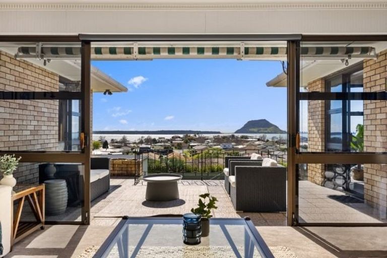 Photo of property in 21 Tirinui Crest Road, Otumoetai, Tauranga, 3110
