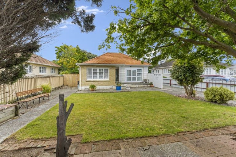Photo of property in 510 Featherston Street, Roslyn, Palmerston North, 4414