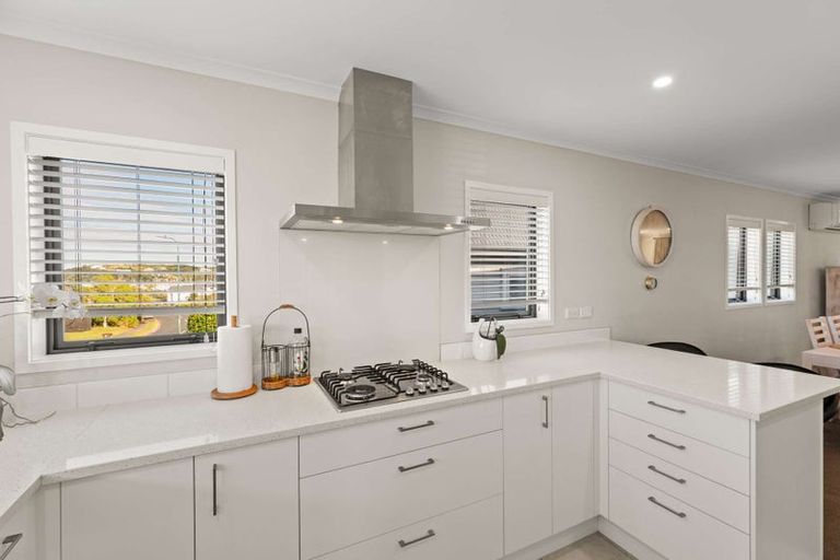 Photo of property in 107 Parkview Drive, Gulf Harbour, Whangaparaoa, 0930