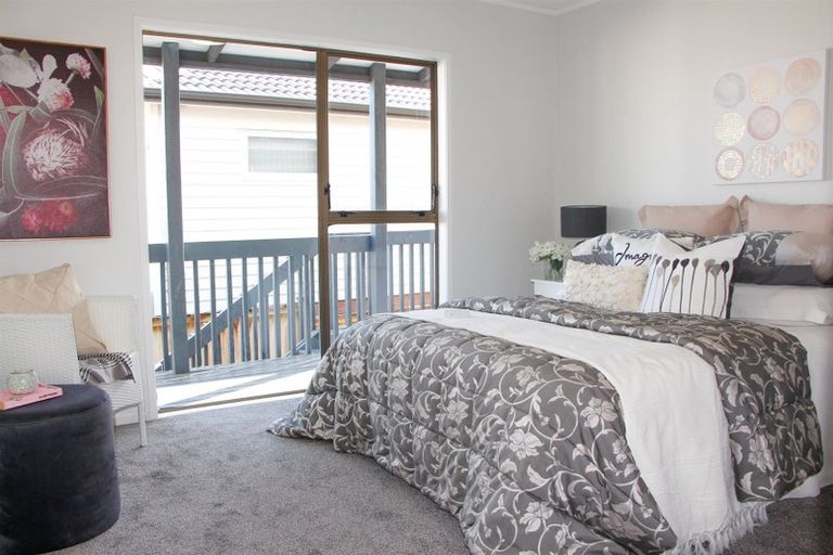 Photo of property in 70 Hutchinsons Road, Bucklands Beach, Auckland, 2014