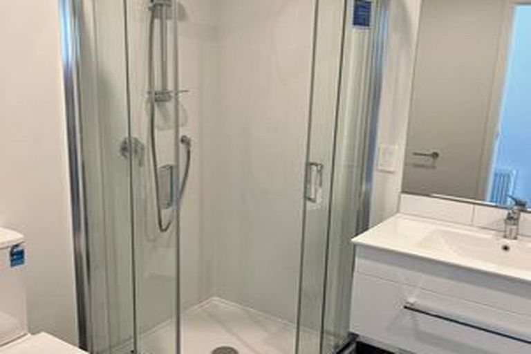 Photo of property in 115a Queen Charlotte Drive, Aotea, Porirua, 5024