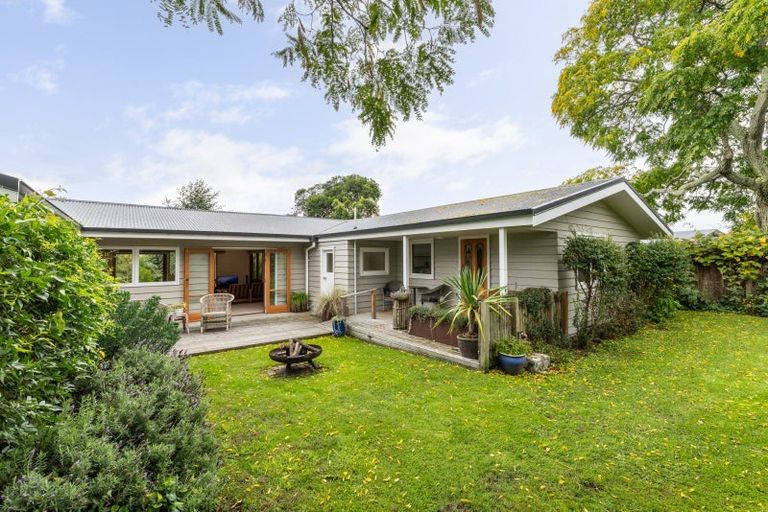 Photo of property in 10 Guthrie Road, Havelock North, 4130