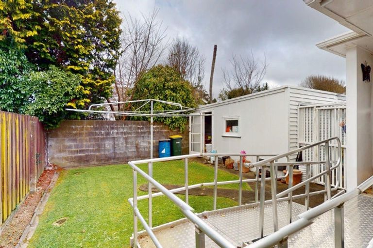 Photo of property in 118 Weraroa Road, Levin, 5510