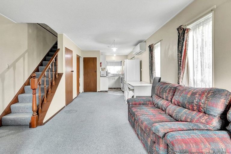 Photo of property in 1/31 Mana Avenue, Titahi Bay, Porirua, 5022