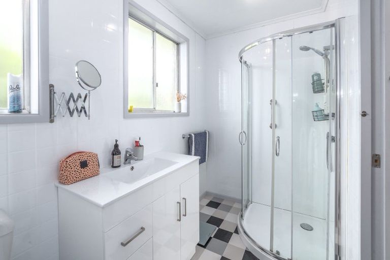 Photo of property in 13 Farrier Grove, Featherston, 5710