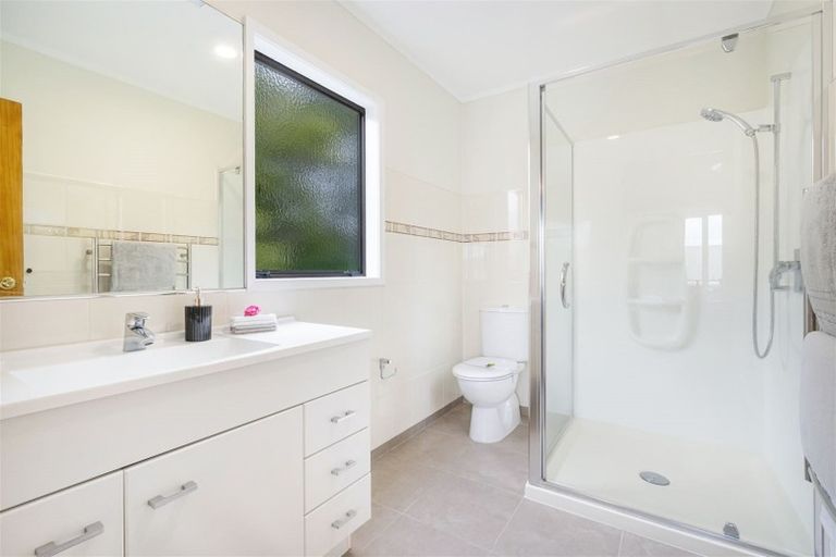 Photo of property in 2/56 Galaxy Drive, Mairangi Bay, Auckland, 0630