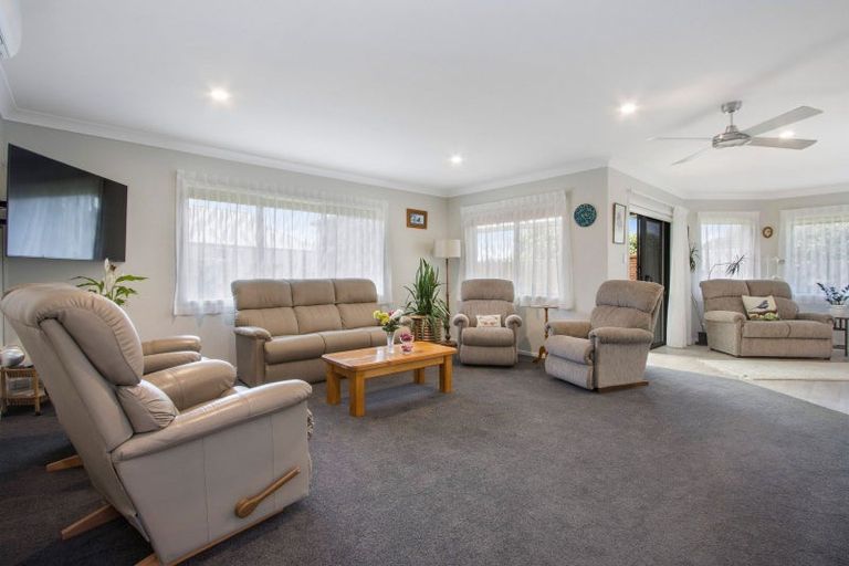 Photo of property in 2 Bransley Grove, Katikati, 3129