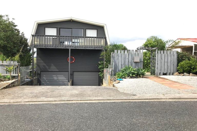 Photo of property in 19 Bay View Road, Raglan, 3225