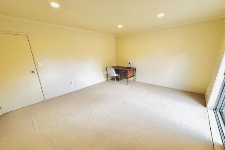 Photo of property in 70 Shelter Drive, Greenhithe, Auckland, 0632