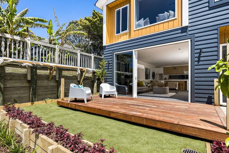 Photo of property in 7 The Bays Rise, Murrays Bay, Auckland, 0630