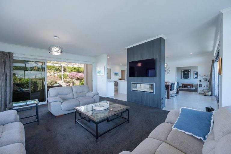 Photo of property in 23 Katania Heights, Brightwater, 7022