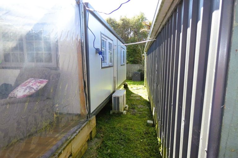 Photo of property in 9 Roebuck Street, Westport, 7825