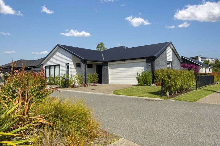 Photo of property in 2 Sable Lane, Pyes Pa, Tauranga, 3112