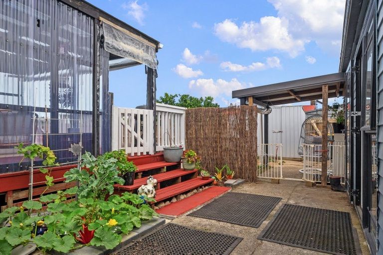 Photo of property in 30 Strathmore Avenue, Levin, 5510