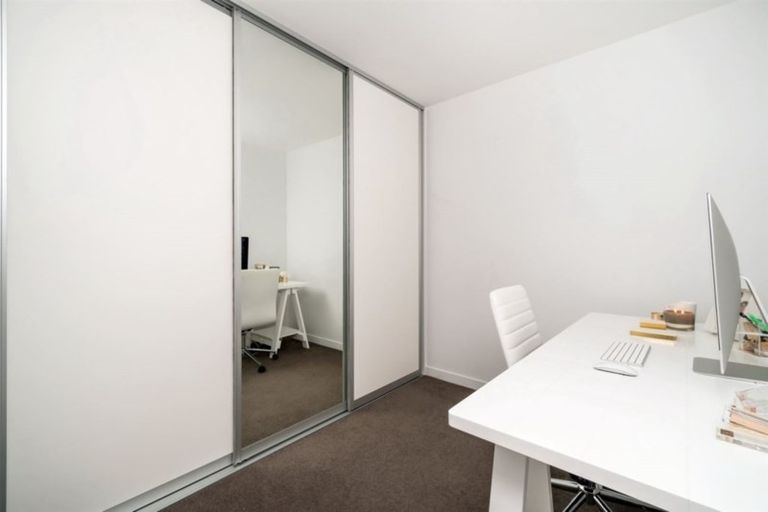 Photo of property in 2d Zion Road, Birkenhead, Auckland, 0626