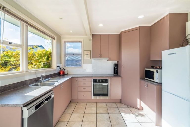 Photo of property in 1/31 Sunnyhaven Avenue, Beach Haven, Auckland, 0626
