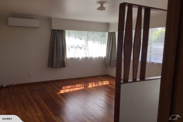 Photo of property in 19 Pendlebury Street, Green Bay, Auckland, 0604