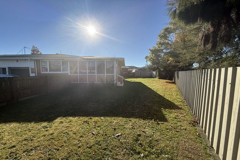 Photo of property in 24 Kensington Place, Fairfield, Hamilton, 3214