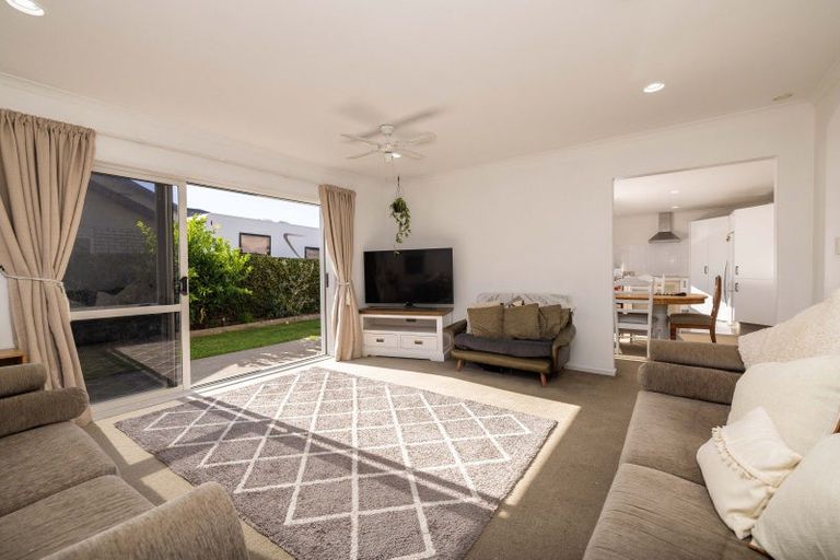 Photo of property in 2/100 Millers Road, Brookfield, Tauranga, 3110