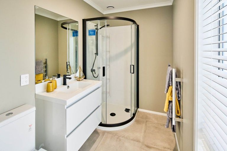 Photo of property in 5 Rotoiti Place, Paraparaumu, 5032