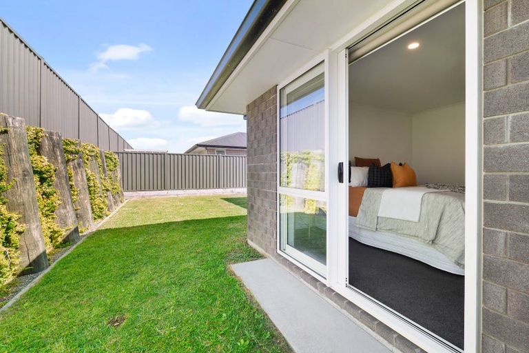 Photo of property in 18 Tabraham Crescent, Pyes Pa, Tauranga, 3112