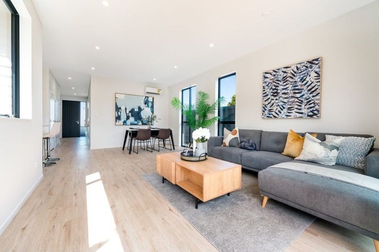 Photo of property in 13/90 Picasso Drive, West Harbour, Auckland, 0618