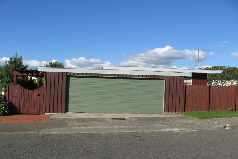 Photo of property in 18 Cranwell Street, Churton Park, Wellington, 6037