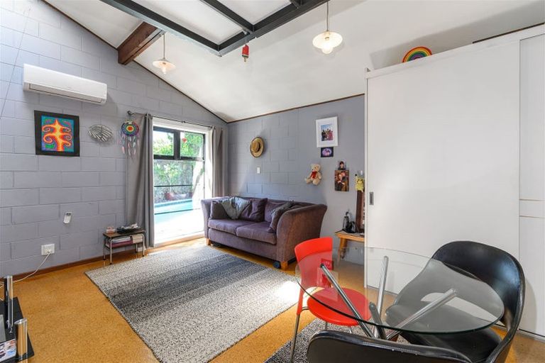 Photo of property in 19 Dudding Avenue, Northcote, Auckland, 0627