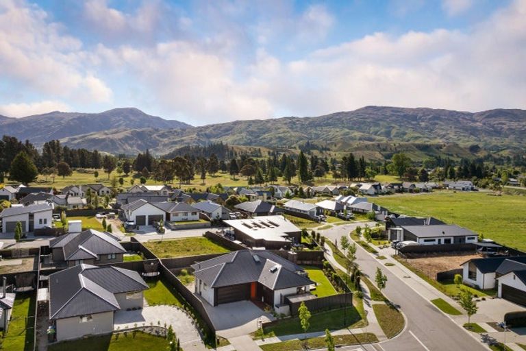 Photo of property in 16 Travertine Street, Cromwell, 9310