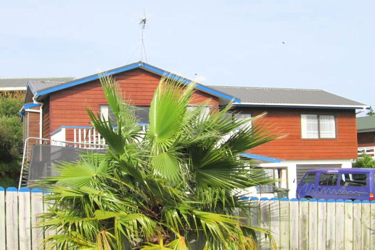 Photo of property in 22 Royalty Rise, Red Beach, 0932