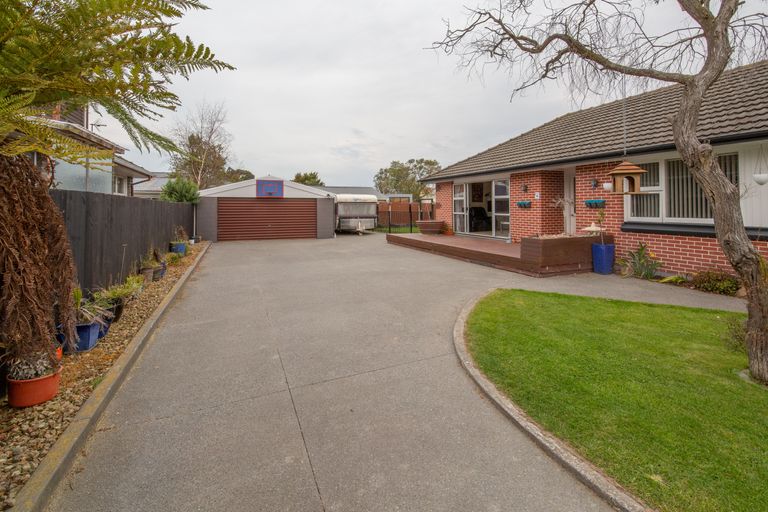 Photo of property in 4 Eglinton Street, Avondale, Christchurch, 8061